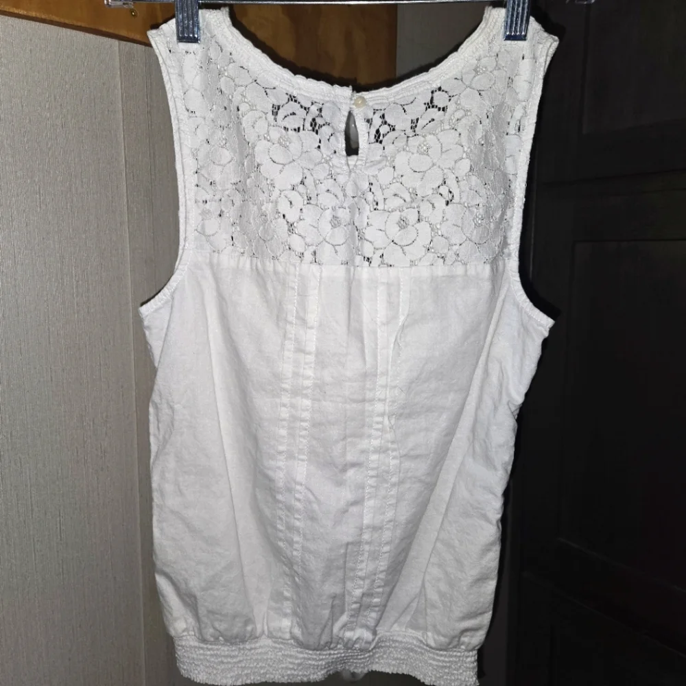 ***Abercrombie Kids White Lace Blouse - Picture 3 of 7
